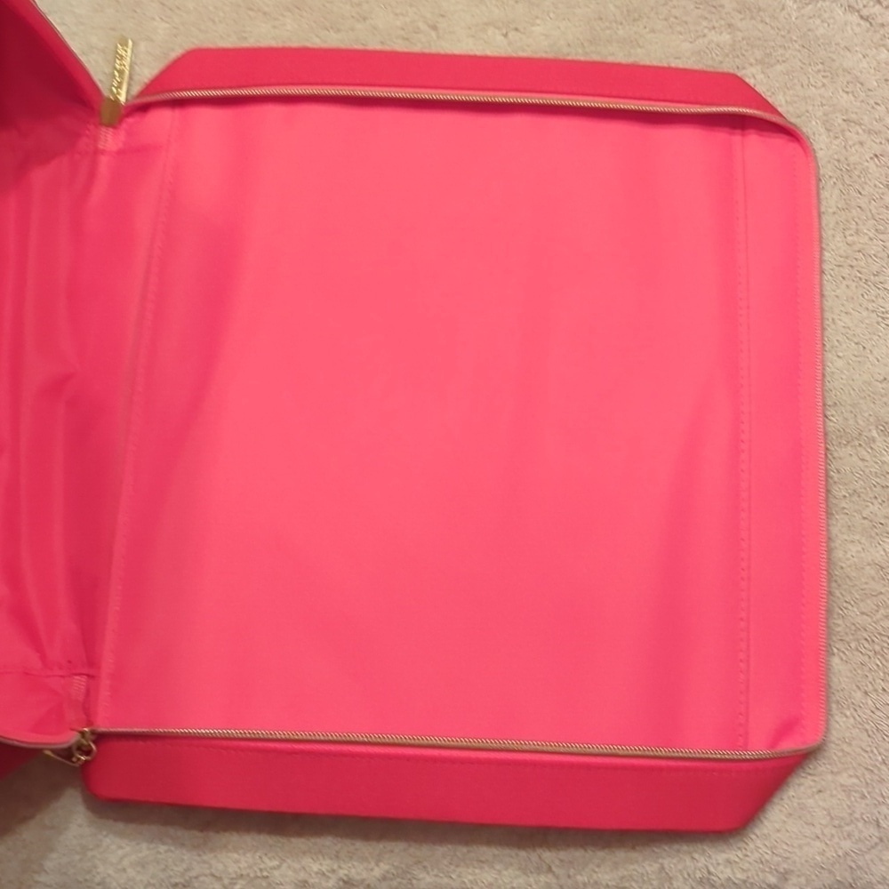 Estée Lauder bag 2021 Edition - Picture 3 of 5